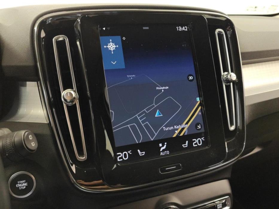 VOLVO XC40 2021