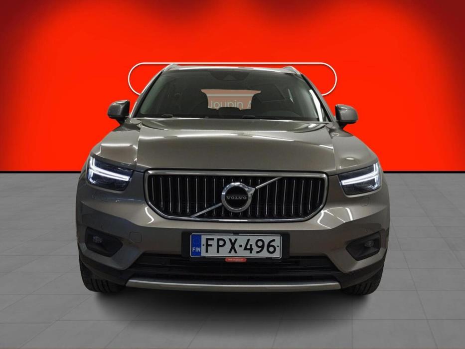 VOLVO XC40 2021