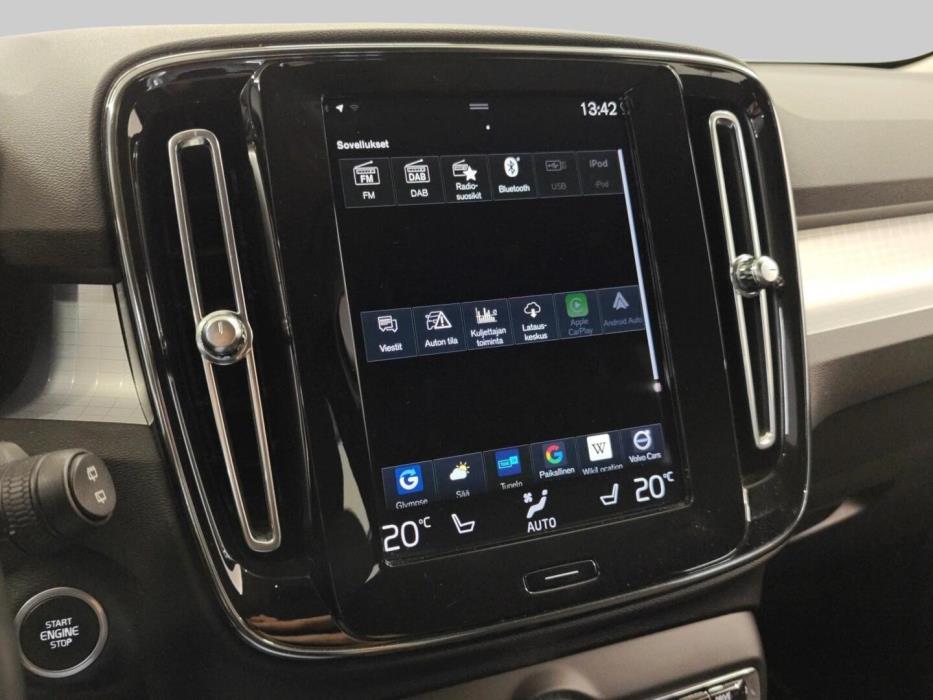 VOLVO XC40 2021