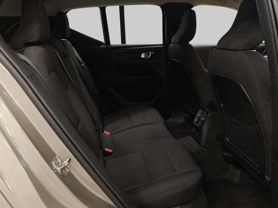 VOLVO XC40 2021