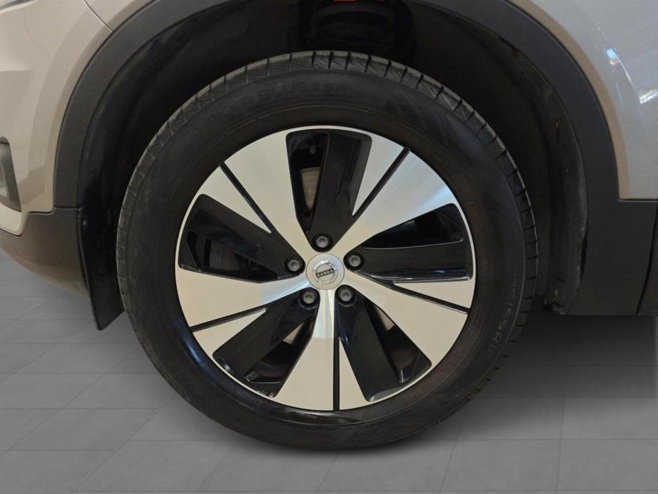 VOLVO XC40 2021
