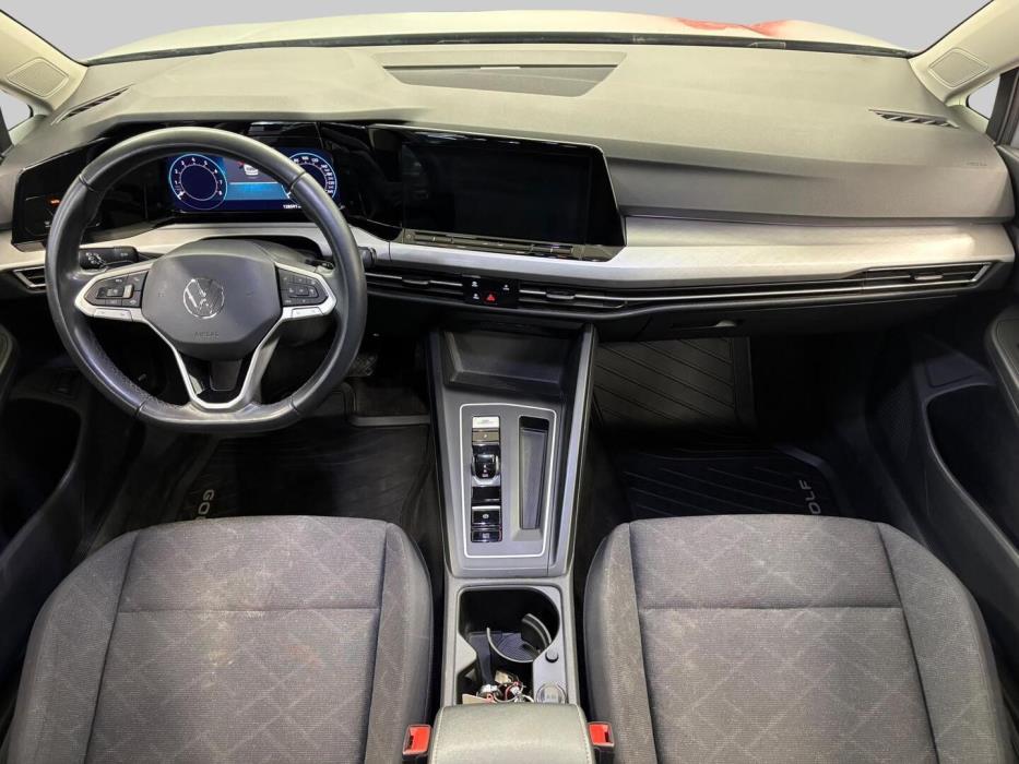 VOLKSWAGEN Golf 2023