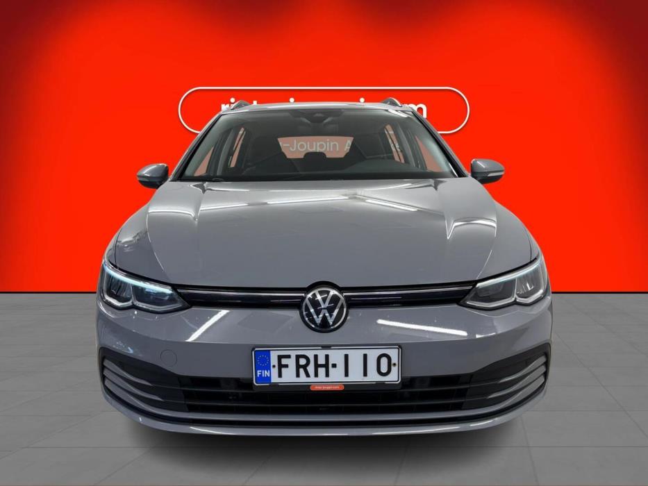 VOLKSWAGEN Golf 2023