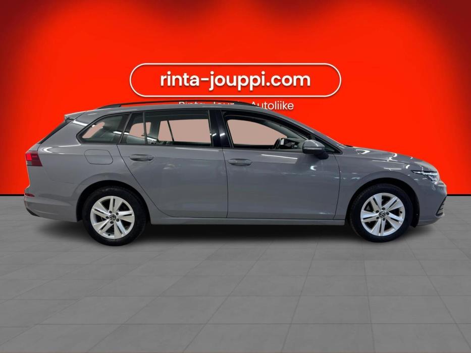 VOLKSWAGEN Golf 2023