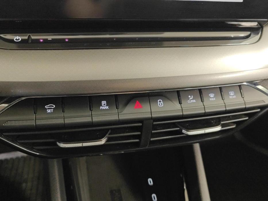 SKODA Octavia 2024