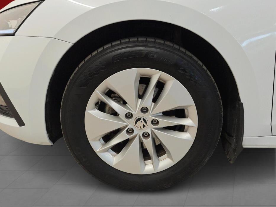 SKODA Octavia 2024