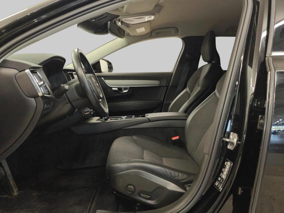 VOLVO V90 2021