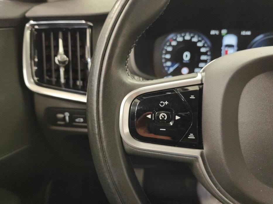VOLVO V90 2021