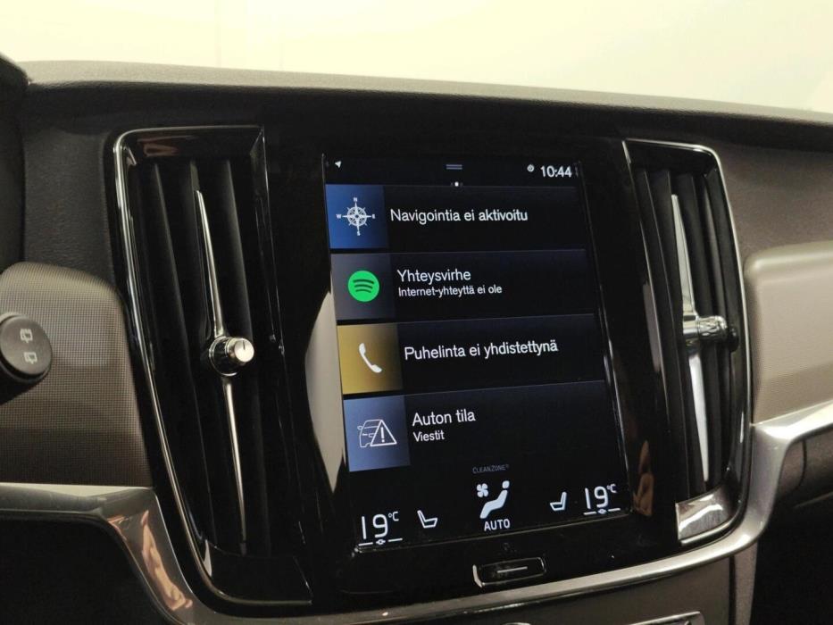 VOLVO V90 2021