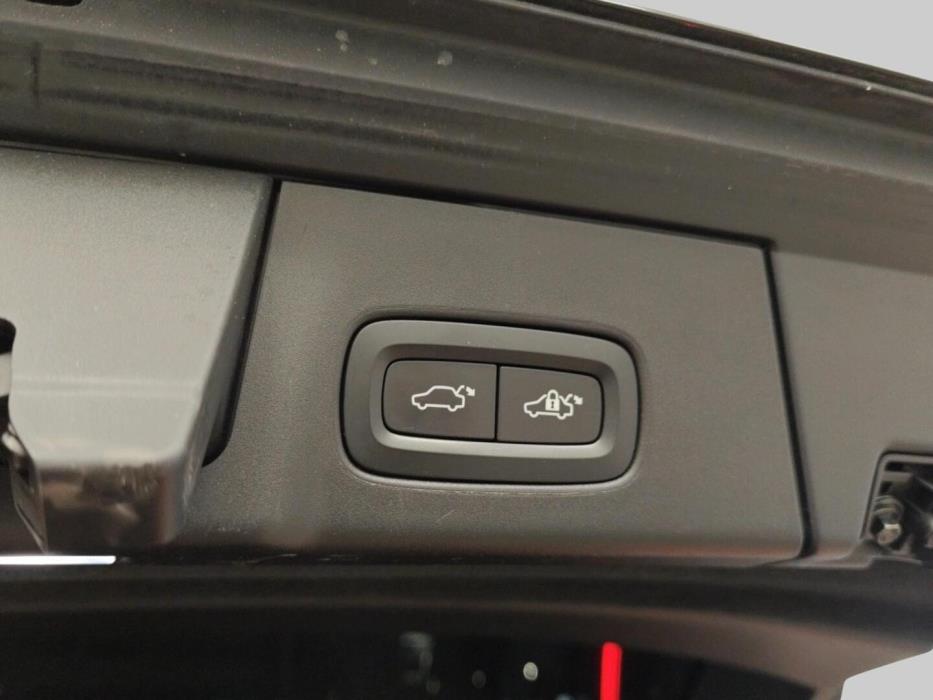 VOLVO V90 2021
