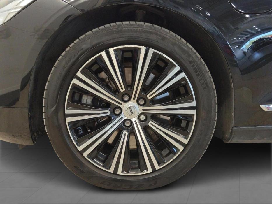VOLVO V90 2021