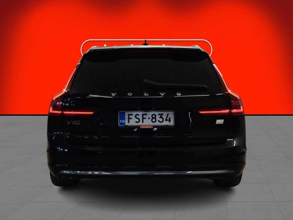 VOLVO V90 2021