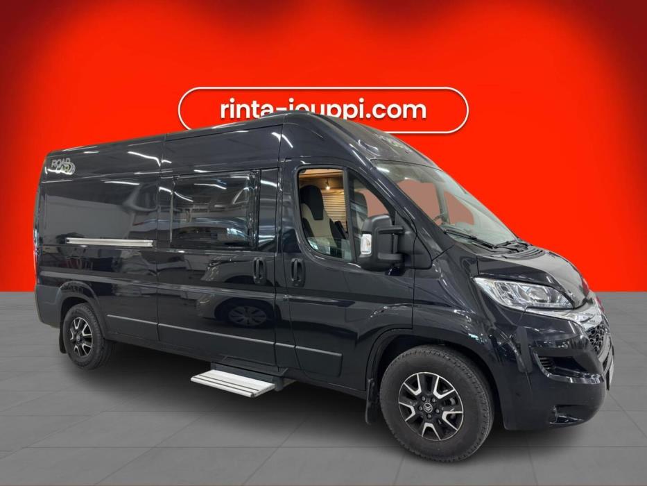 ROADCAR VAN R 600 2024