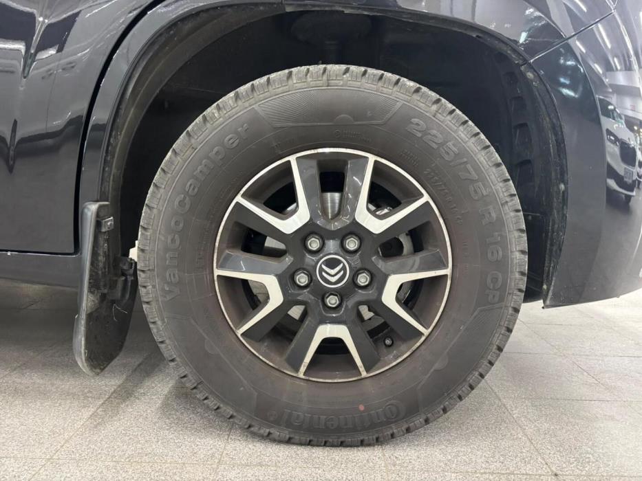 ROADCAR VAN R 600 2024