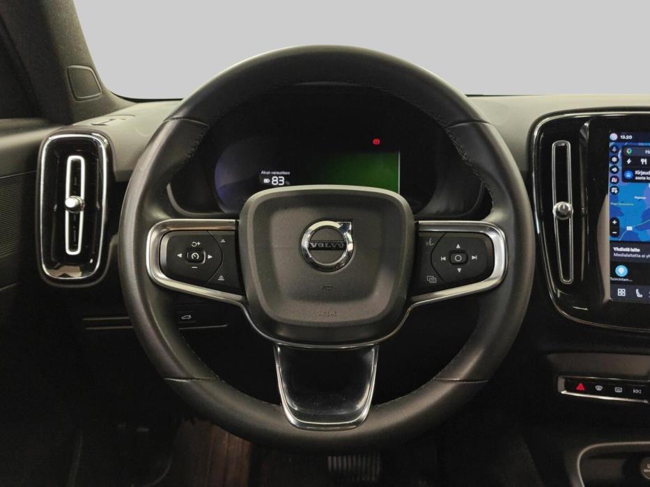 VOLVO XC40 2023