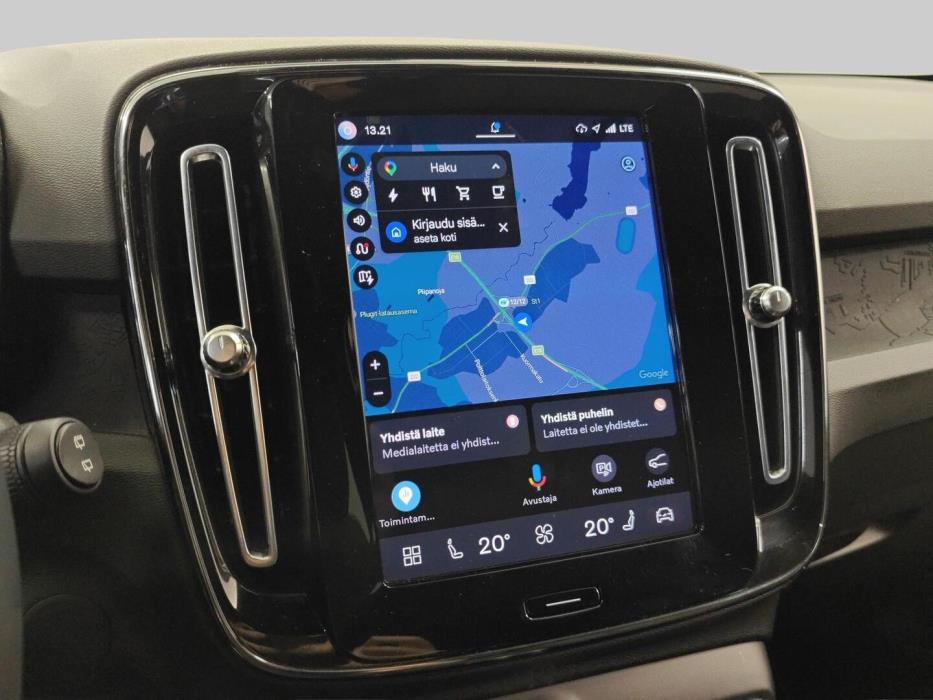 VOLVO XC40 2023