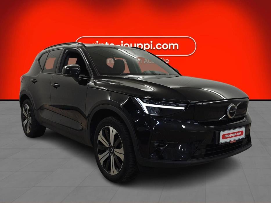 VOLVO XC40 2023