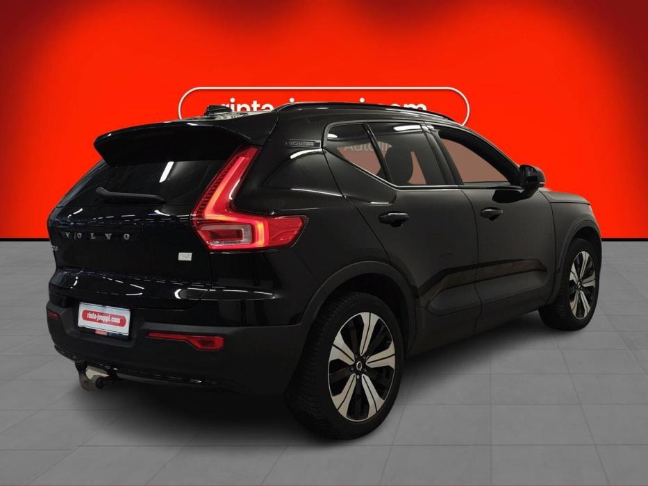 VOLVO XC40 2023
