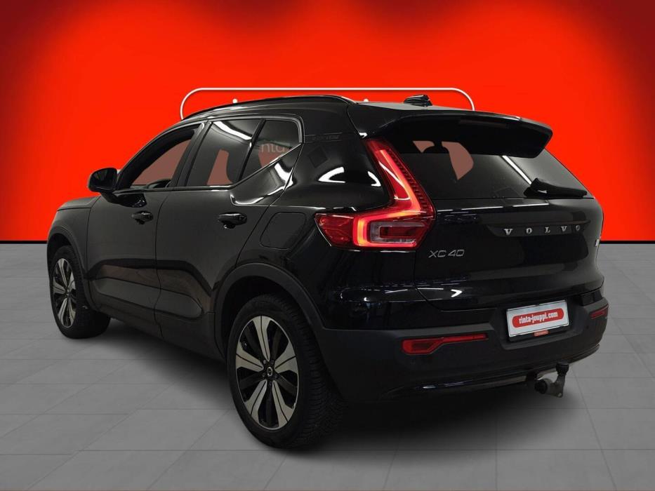 VOLVO XC40 2023