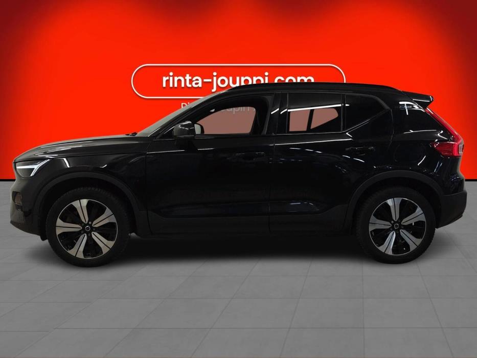VOLVO XC40 2023