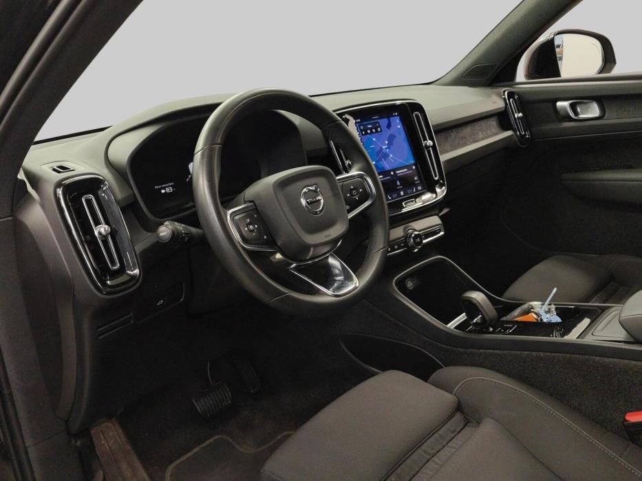 VOLVO XC40 2023