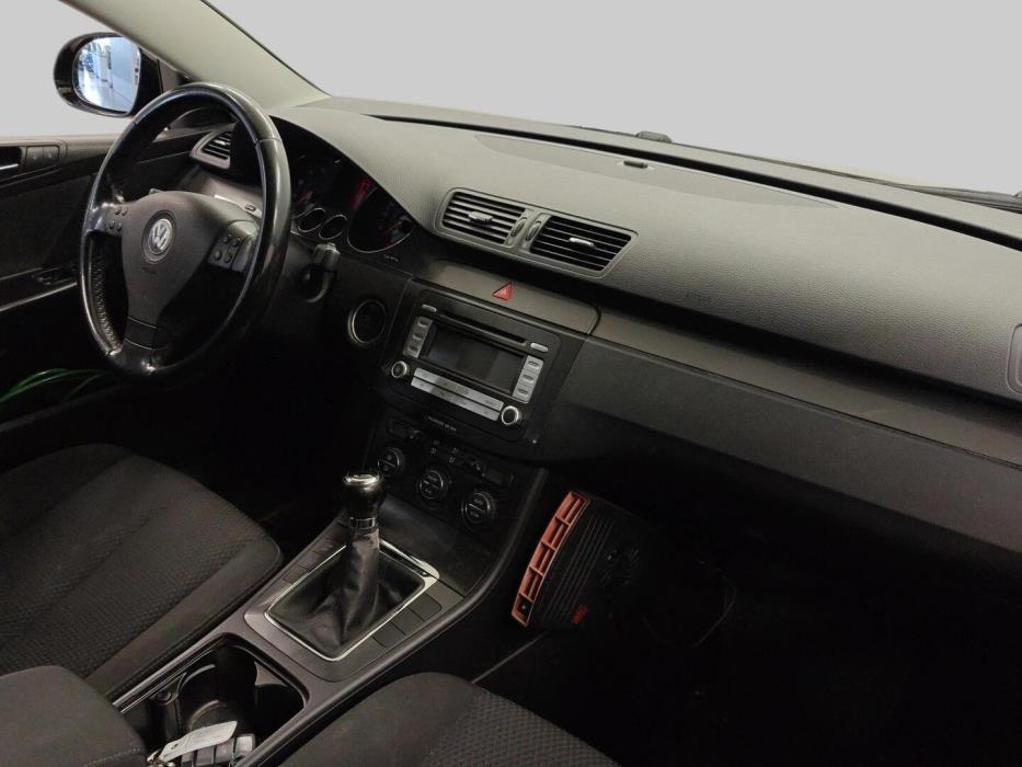 VOLKSWAGEN Passat 2006