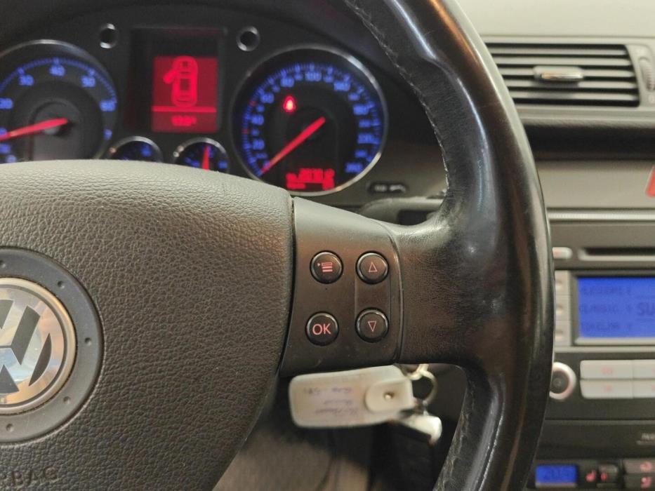 VOLKSWAGEN Passat 2006