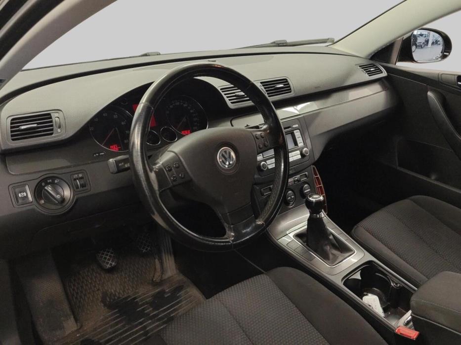 VOLKSWAGEN Passat 2006