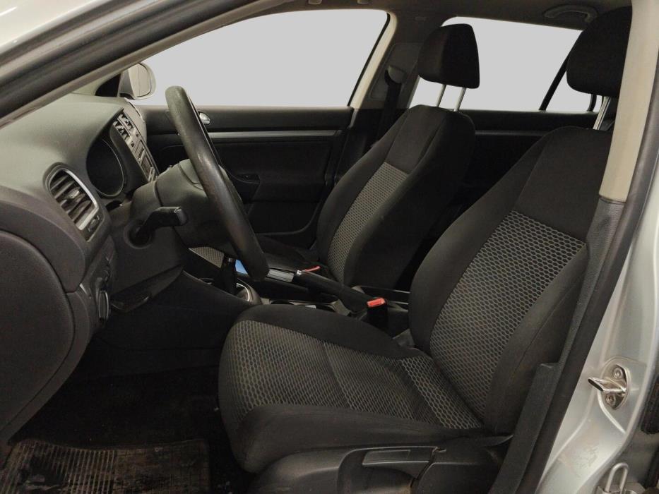 VOLKSWAGEN Golf 2011