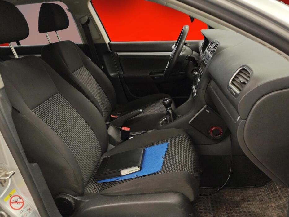 VOLKSWAGEN Golf 2011