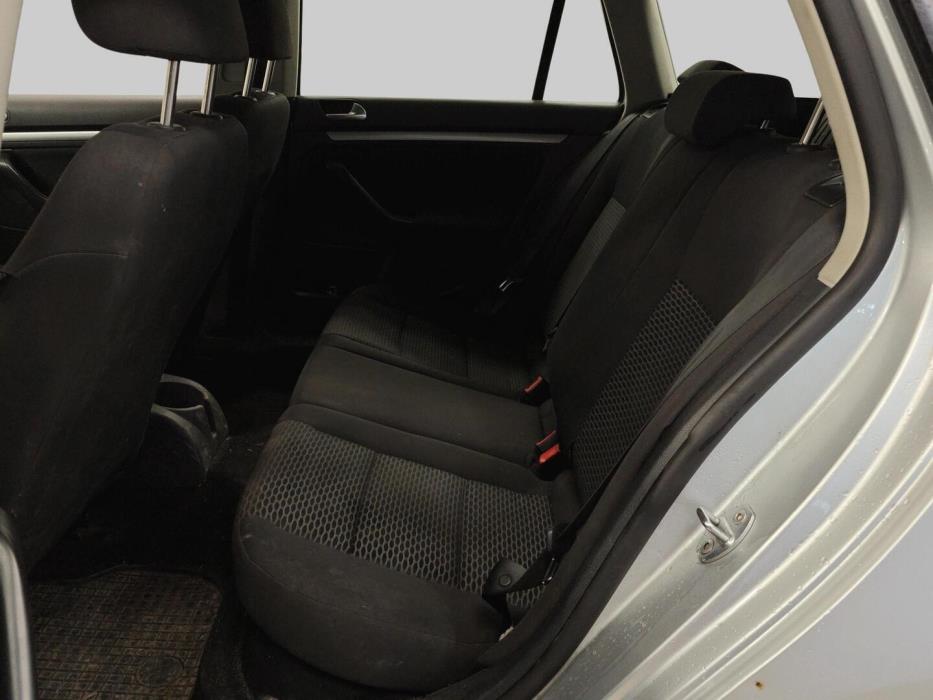 VOLKSWAGEN Golf 2011