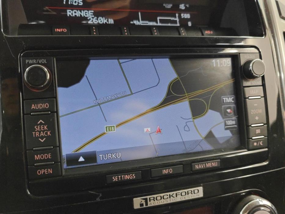 MITSUBISHI Pajero 2016