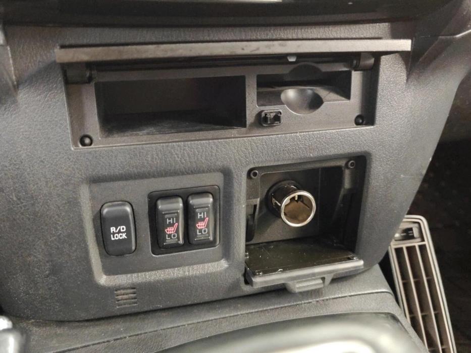 MITSUBISHI Pajero 2016