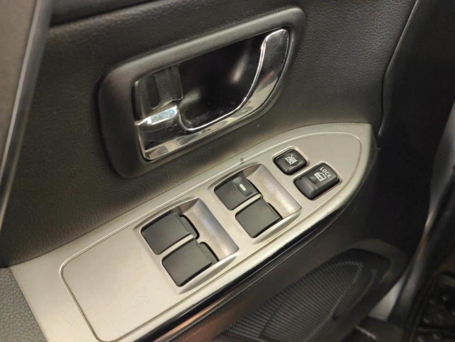 MITSUBISHI Pajero 2016