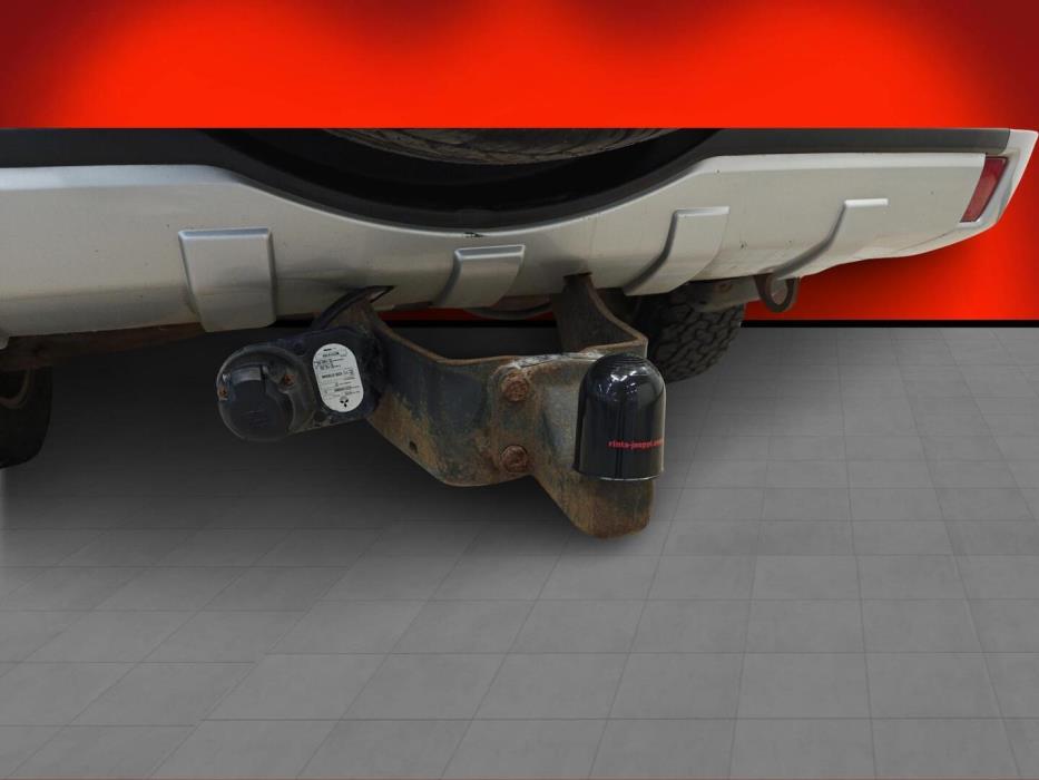 MITSUBISHI Pajero 2016