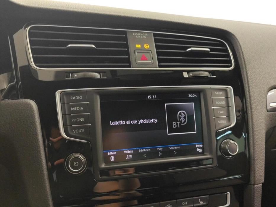 VOLKSWAGEN Golf 2016