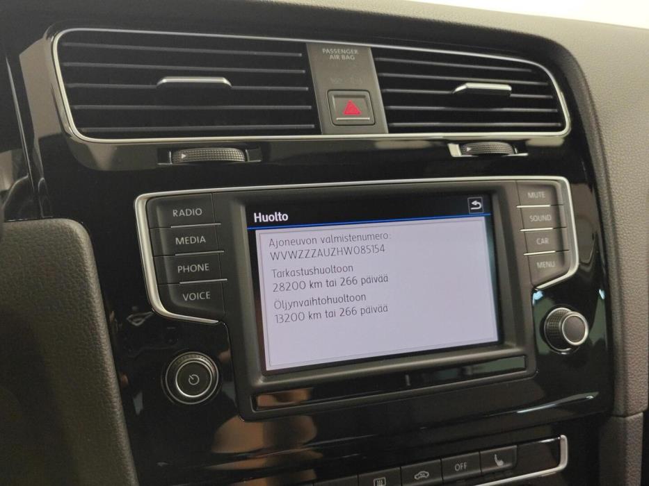 VOLKSWAGEN Golf 2016