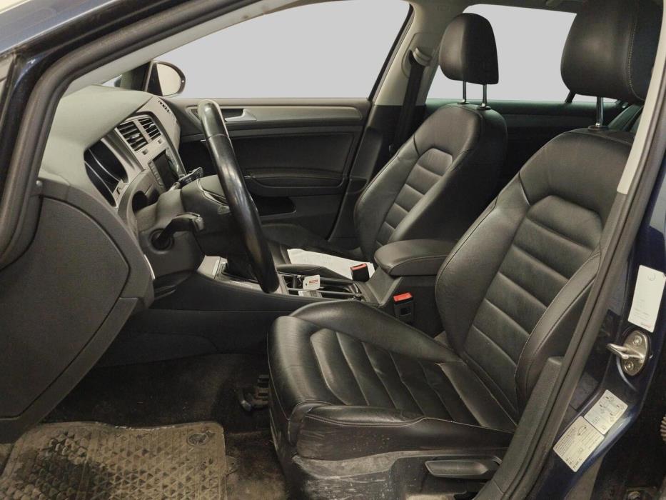 VOLKSWAGEN Golf 2014