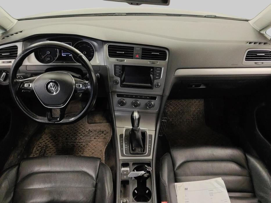 VOLKSWAGEN Golf 2014