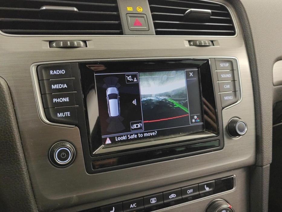 VOLKSWAGEN Golf 2014