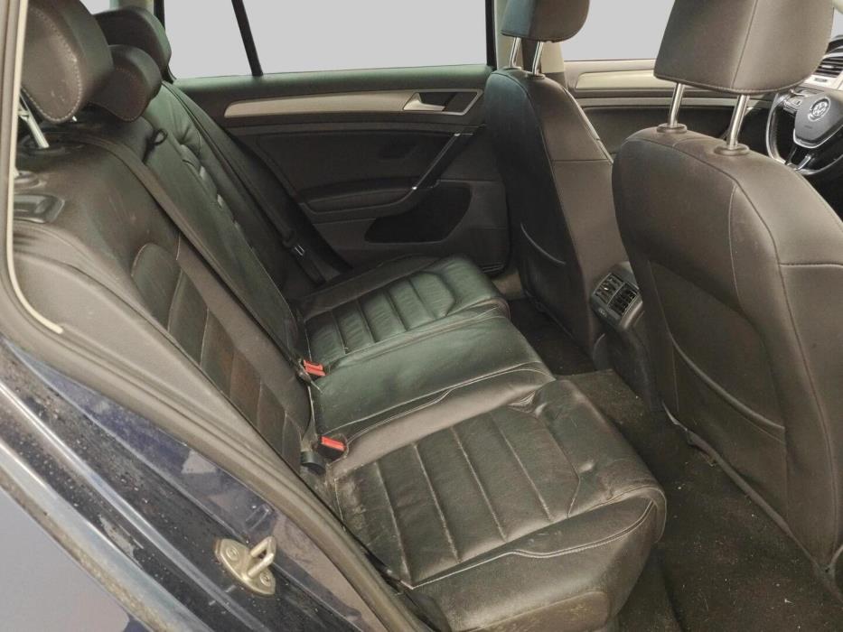 VOLKSWAGEN Golf 2014