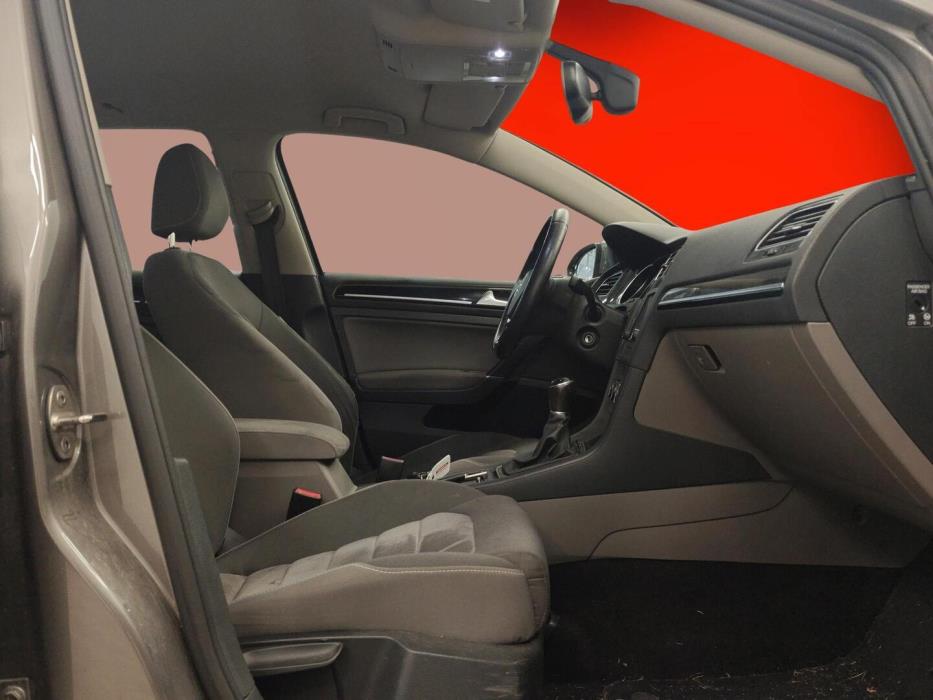 VOLKSWAGEN Golf 2015