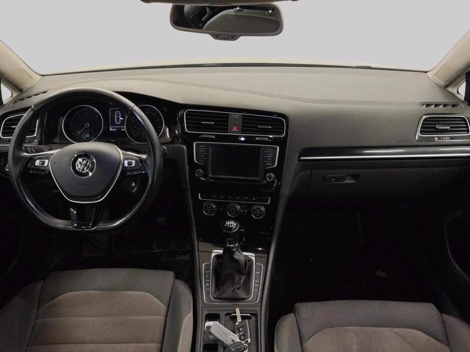 VOLKSWAGEN Golf 2015