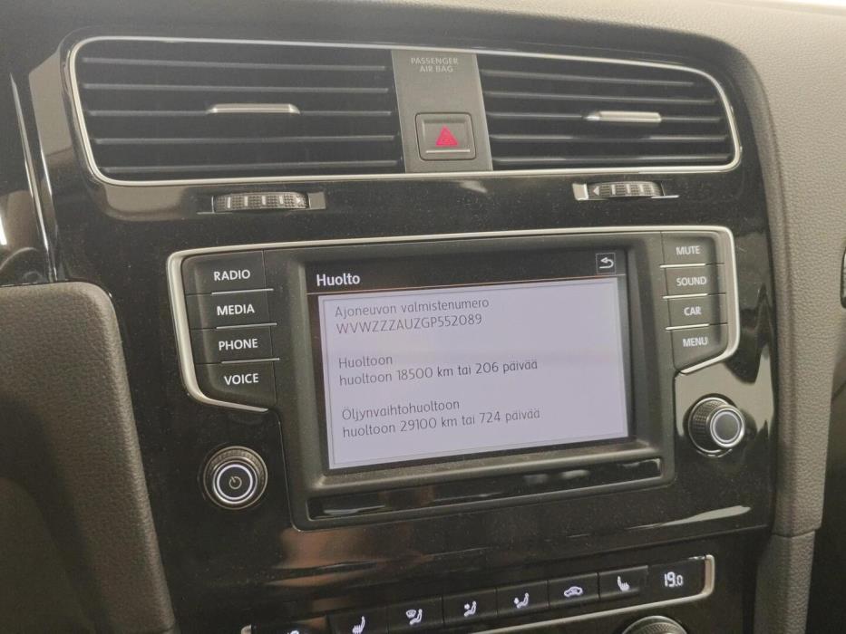 VOLKSWAGEN Golf 2015