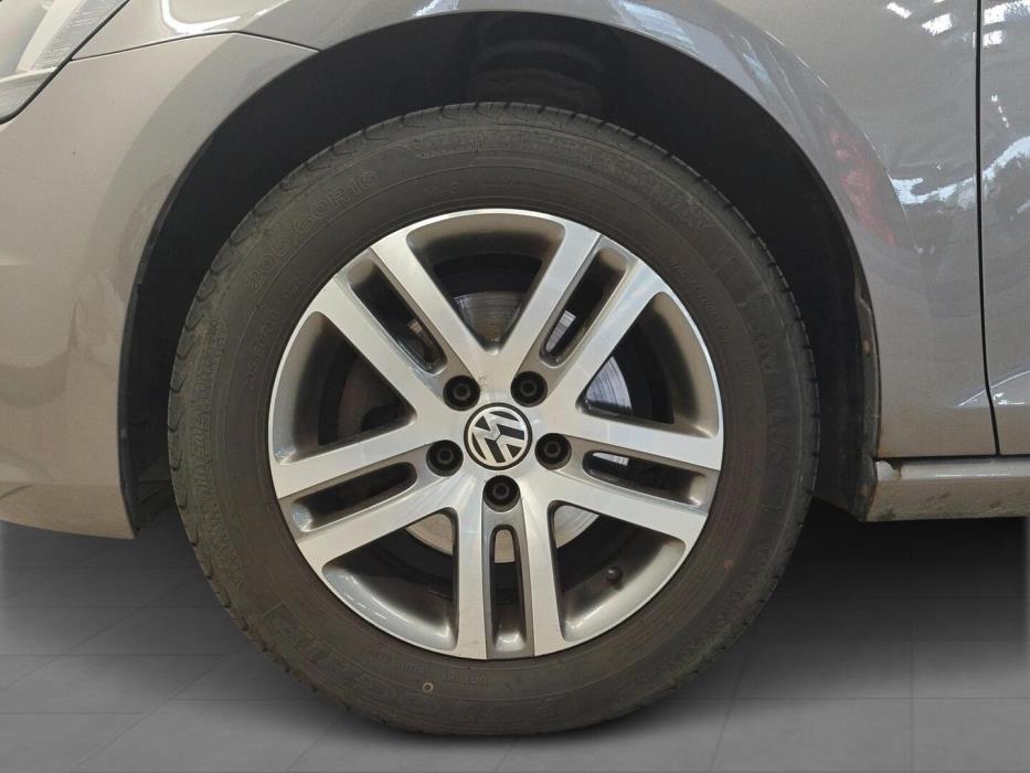 VOLKSWAGEN Golf 2015