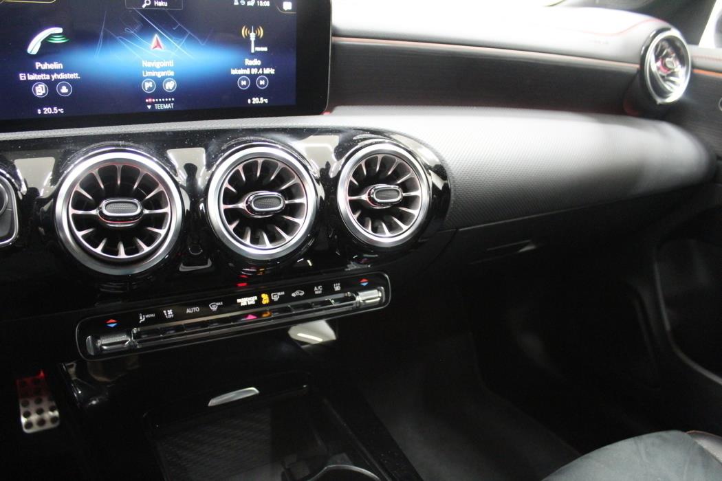 MERCEDES-BENZ CLA 2021