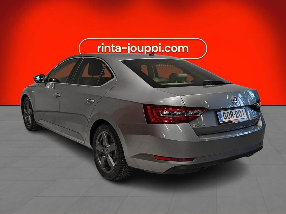SKODA Superb 2016