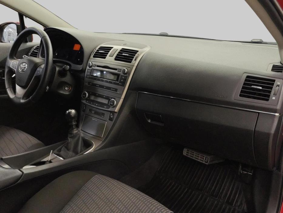 TOYOTA Avensis 2011