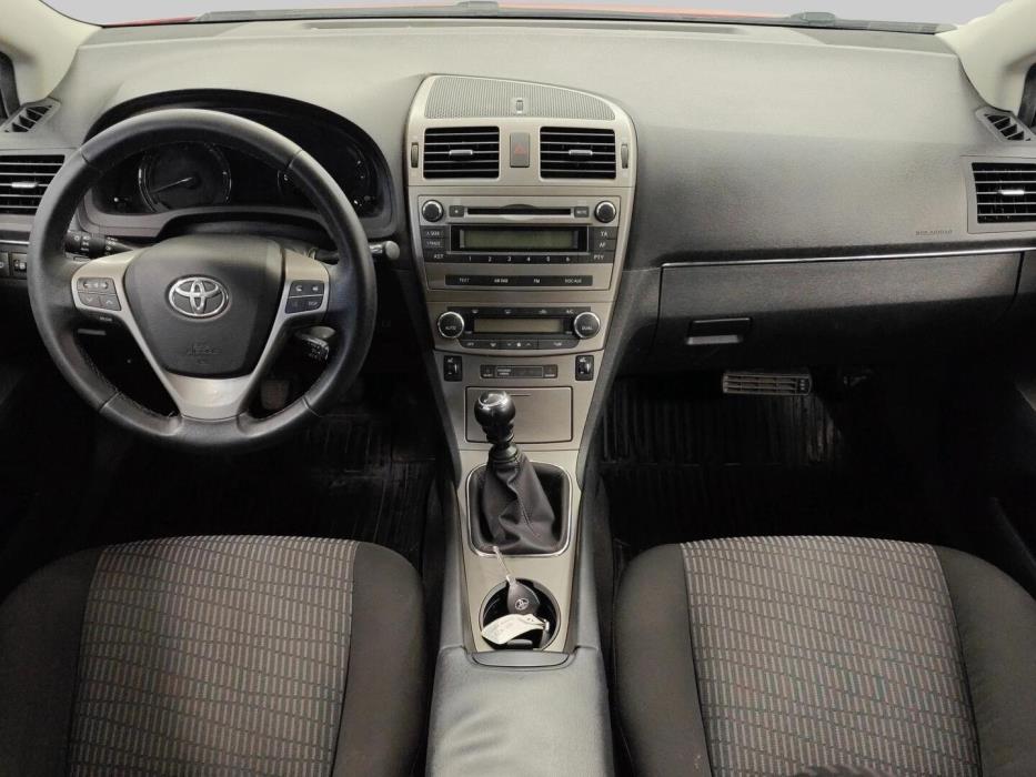 TOYOTA Avensis 2011