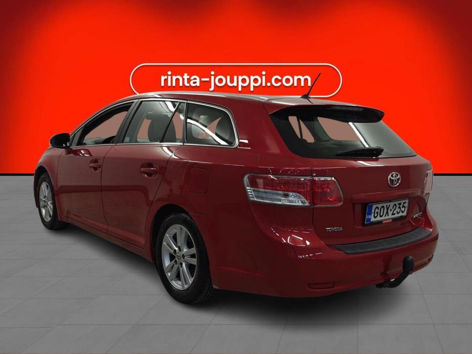 TOYOTA Avensis 2011